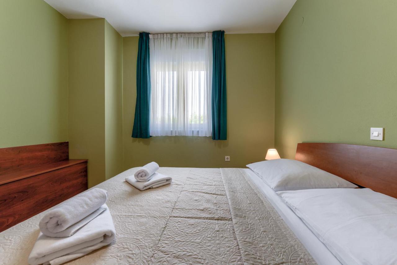 Apartamento Olive Maris Petrčane Exterior foto